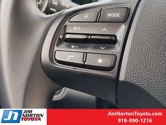 Used 2025 Hyundai Venue SEL image 27