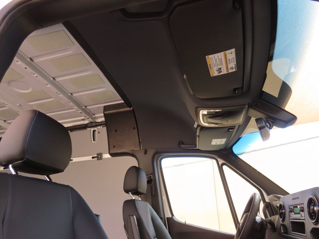 Used 2025 Mercedes-Benz Sprinter 2500 image 18