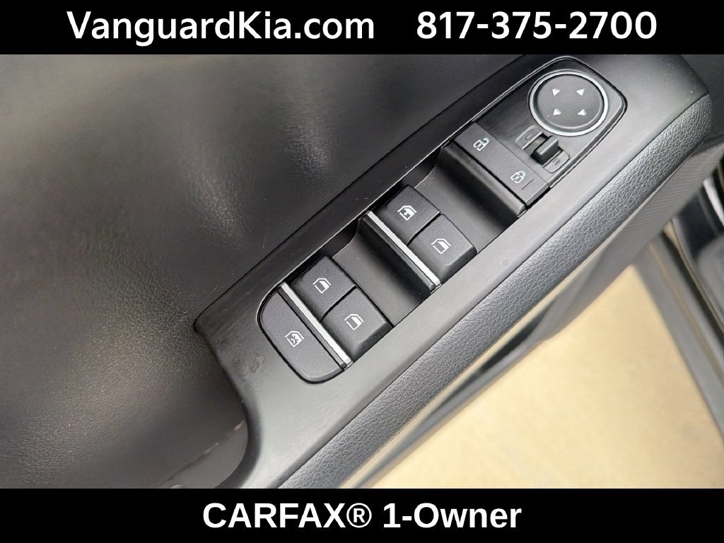 Certified 2025 Kia Soul LX w/ LX Technology Package FWD image 17