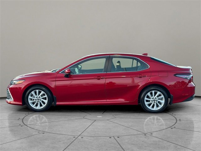 Used 2023 Toyota Camry LE image 3
