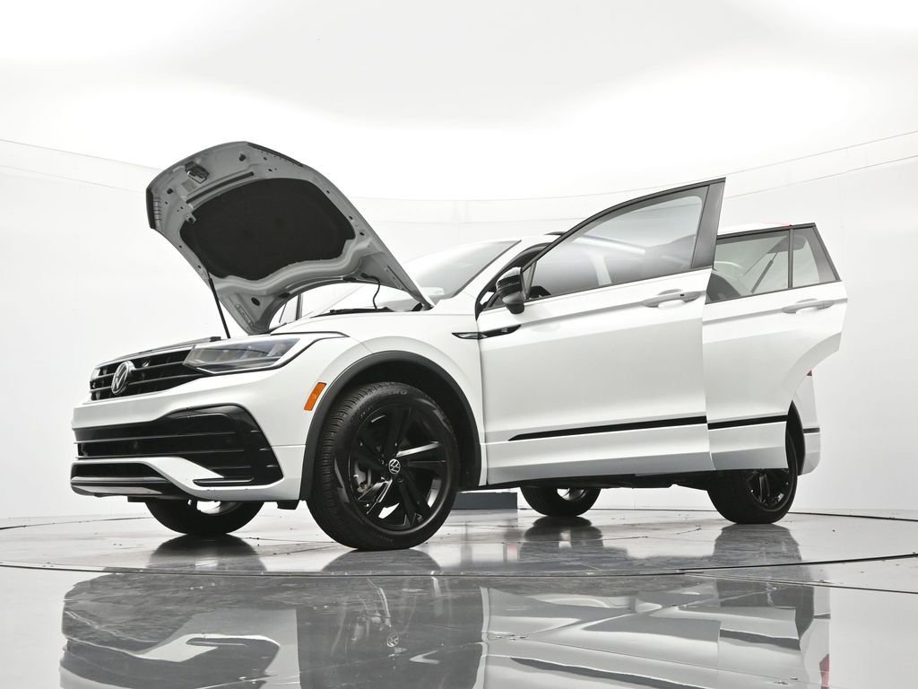 Used 2023 Volkswagen Tiguan SE R-Line FWD image 47