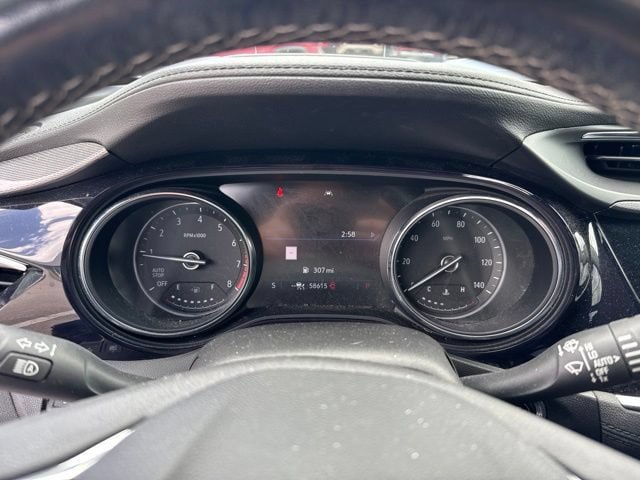 Used 2020 Buick Encore GX Essence w/ Experience Buick Package FWD image 8