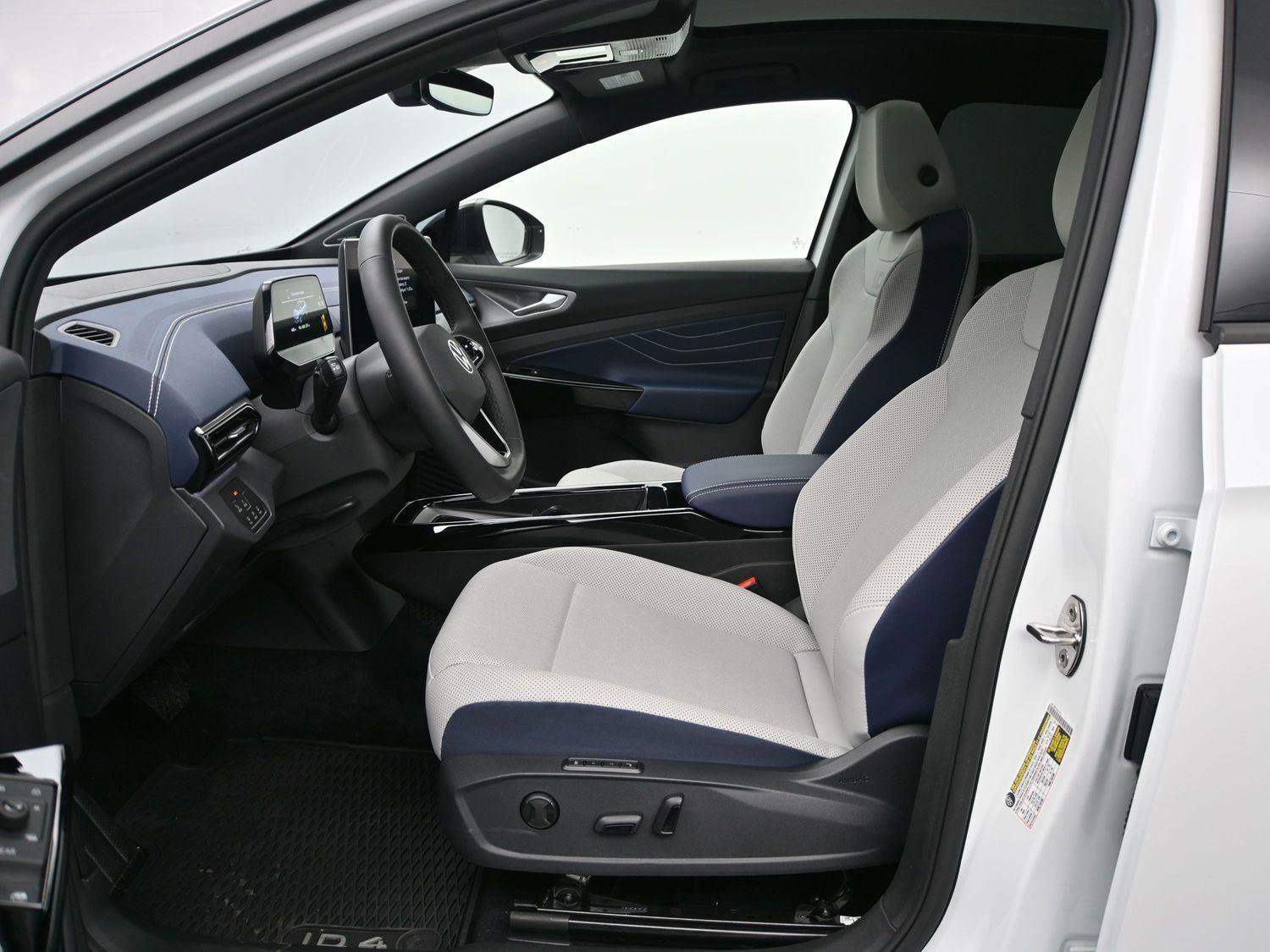 Used 2025 Volkswagen ID.4 Pro S Plus image 7