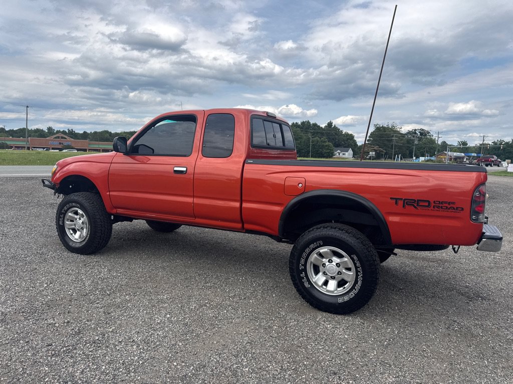 Used 2000 Toyota Tacoma PreRunner RWD image 6
