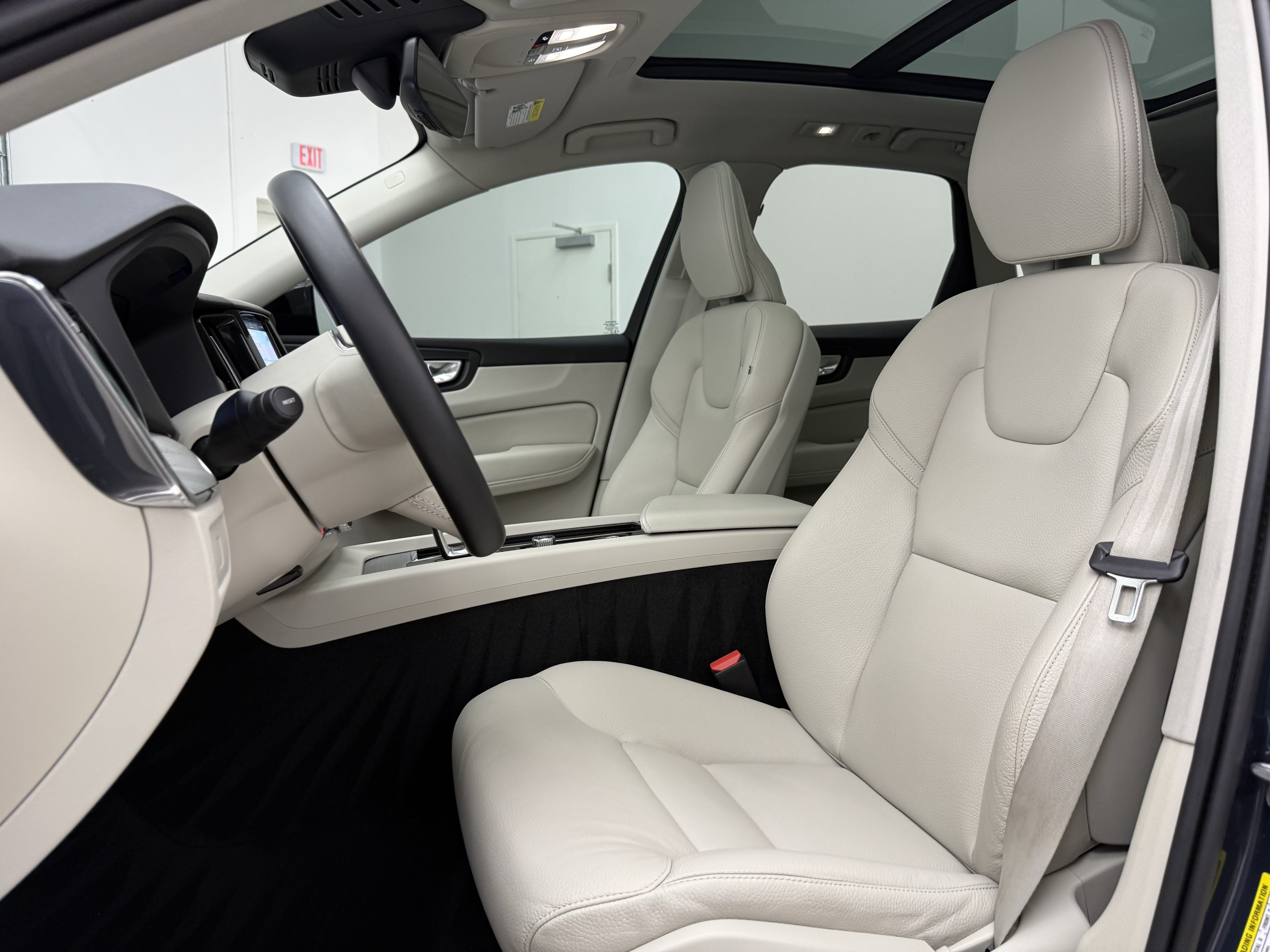 Certified 2024 Volvo XC60 B5 Plus w/ Protection Package Premier AWD/4WD image 12
