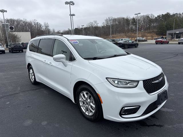 Used 2022 Chrysler Pacifica Touring-L image 1