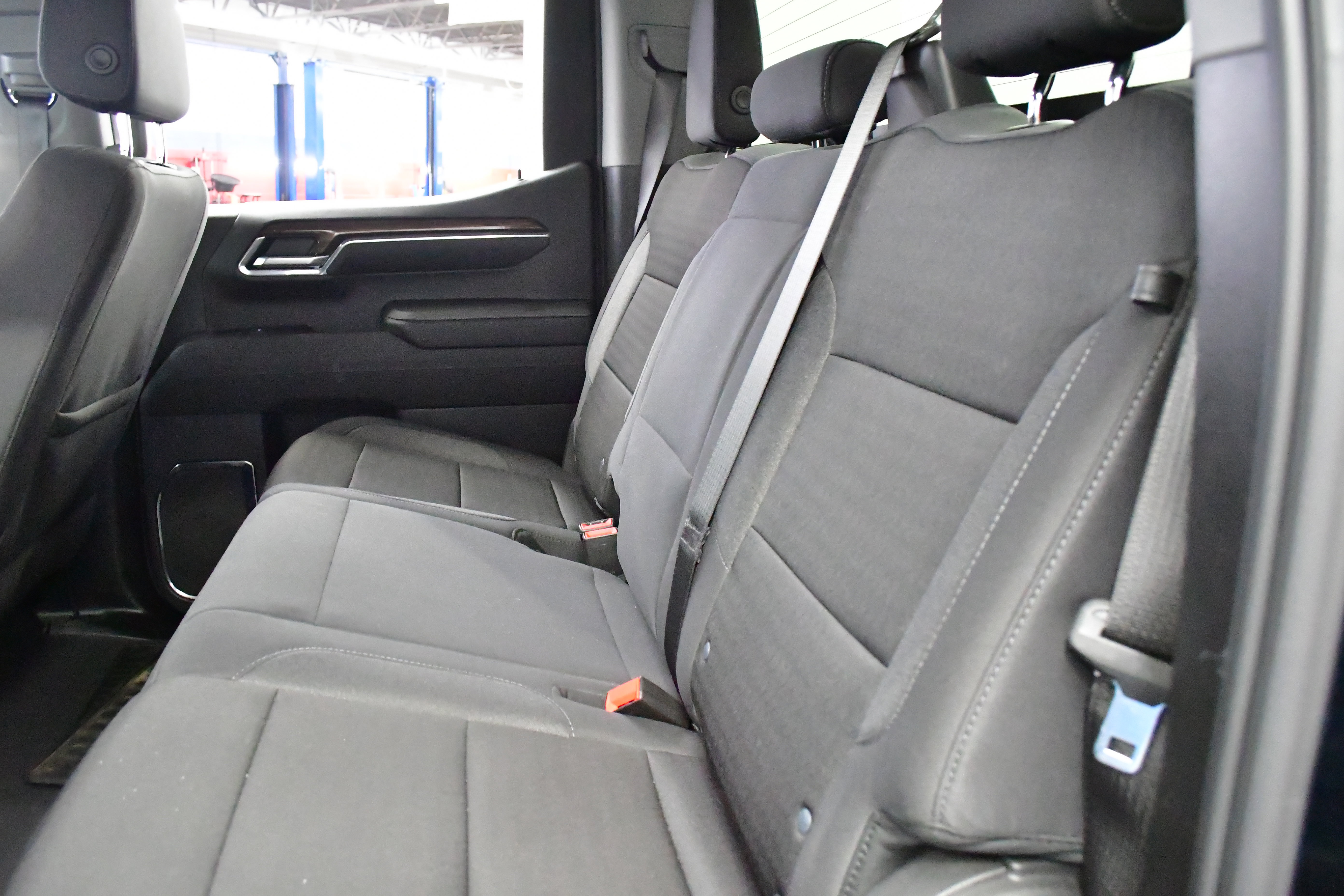 Used 2024 Chevrolet Silverado 1500 LT AWD/4WD image 10