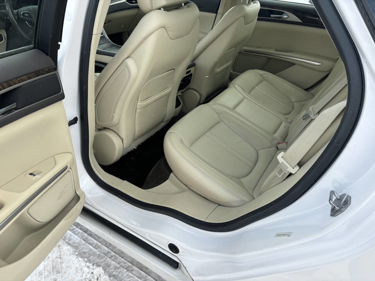 Used 2015 Lincoln MKZ Hybrid w/ Equipment Group 202A Reserve image 9