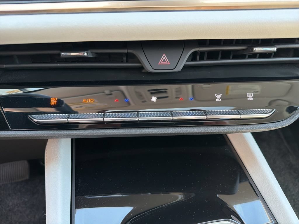 Used 2024 Buick Envision Avenir AWD/4WD image 69