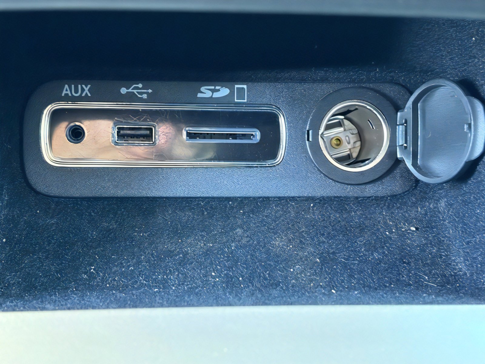 Used 2015 Jeep Grand Cherokee Altitude image 26