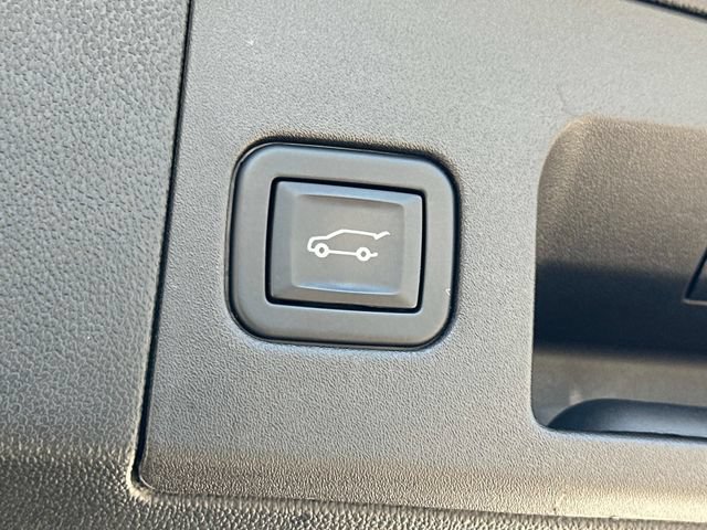 Used 2022 Cadillac XT5 Premium Luxury w/ LPO, ONYX Package AWD/4WD image 19