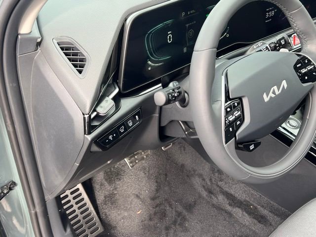 New 2025 Kia Niro SX Touring image 10