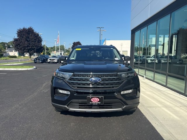 Used 2023 Ford Explorer XLT w/ Equipment Group 202A image 8