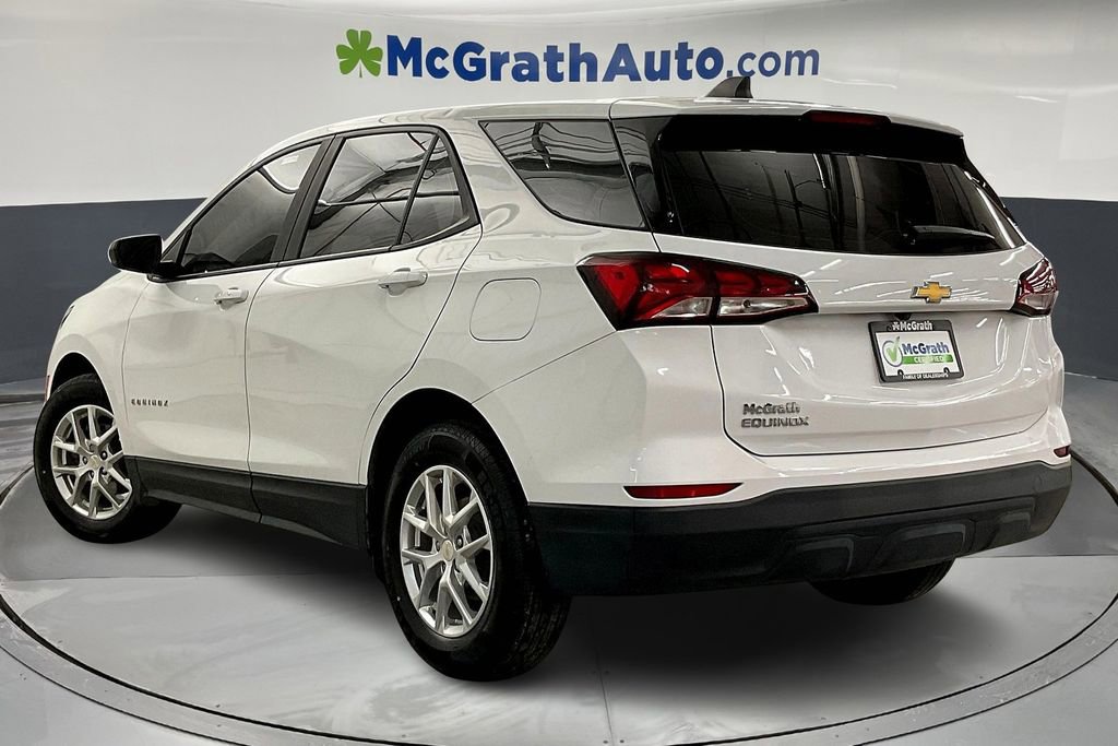 Used 2022 Chevrolet Equinox LS image 3