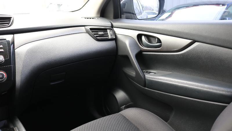 Used 2018 Nissan Rogue Sport S w/ S Appearance Package image 15