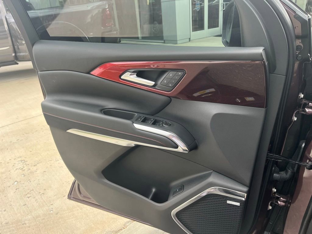 Used 2026 Chevrolet Traverse RS FWD image 7