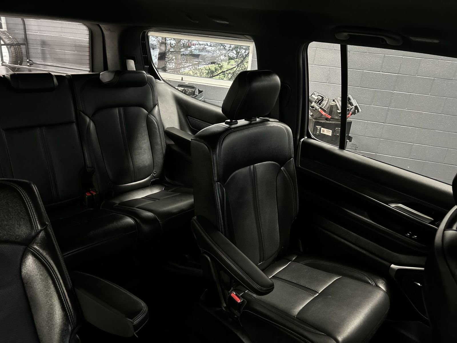 Used 2024 Jeep Wagoneer Series II AWD/4WD image 6