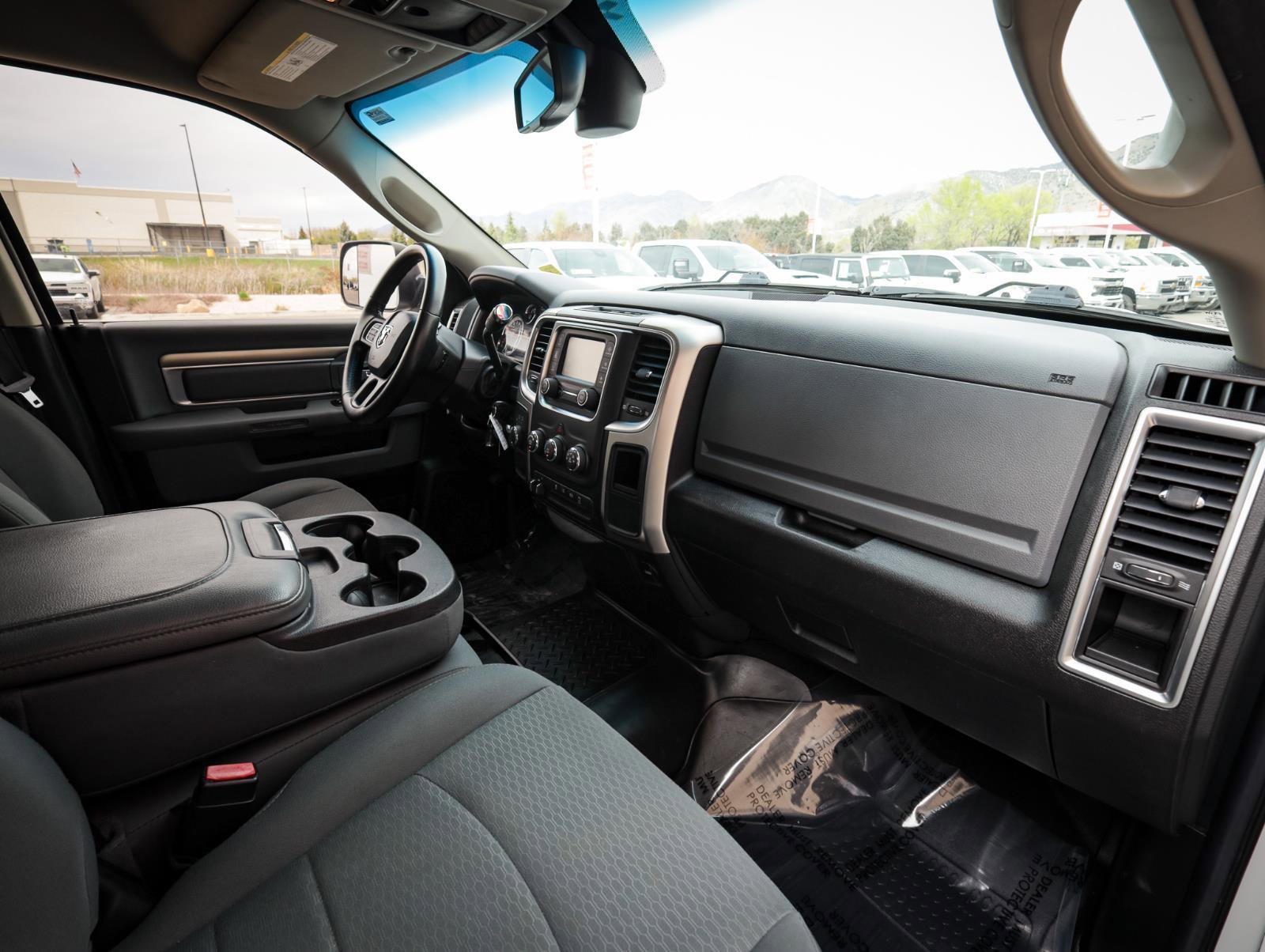 Used 2017 RAM 2500 SLT w/ Luxury Group image 22