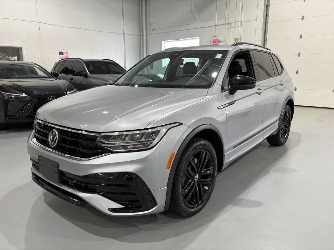 Used 2022 Volkswagen Tiguan SE R-Line AWD/4WD image 3