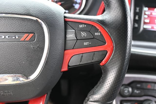 Used 2016 Dodge Challenger SXT w/ Driver Convenience Group RWD image 16