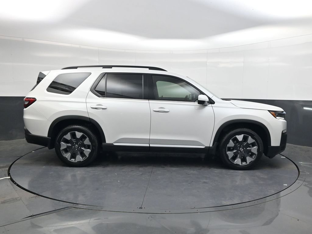 New 2026 Honda Pilot Touring image 3