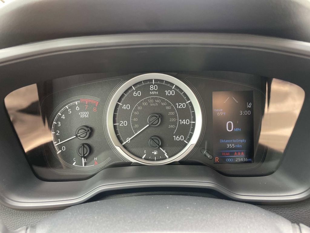 Used 2022 Toyota Corolla LE image 34