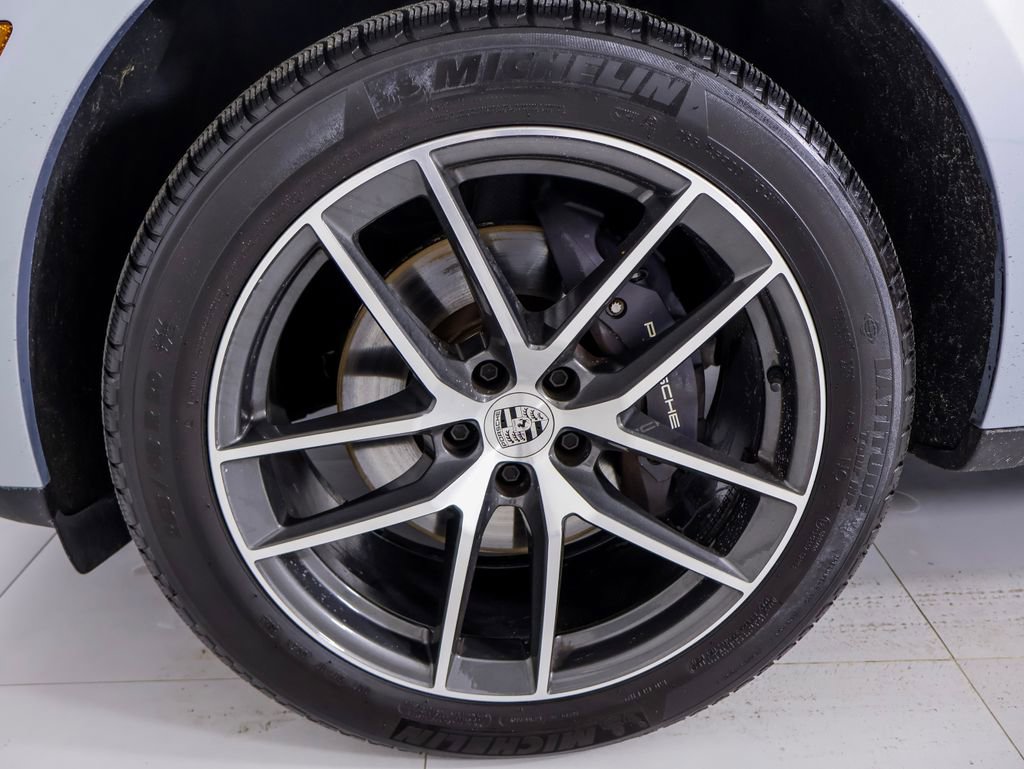 Certified 2024 Porsche Macan w/ Premium Plus Package image 33
