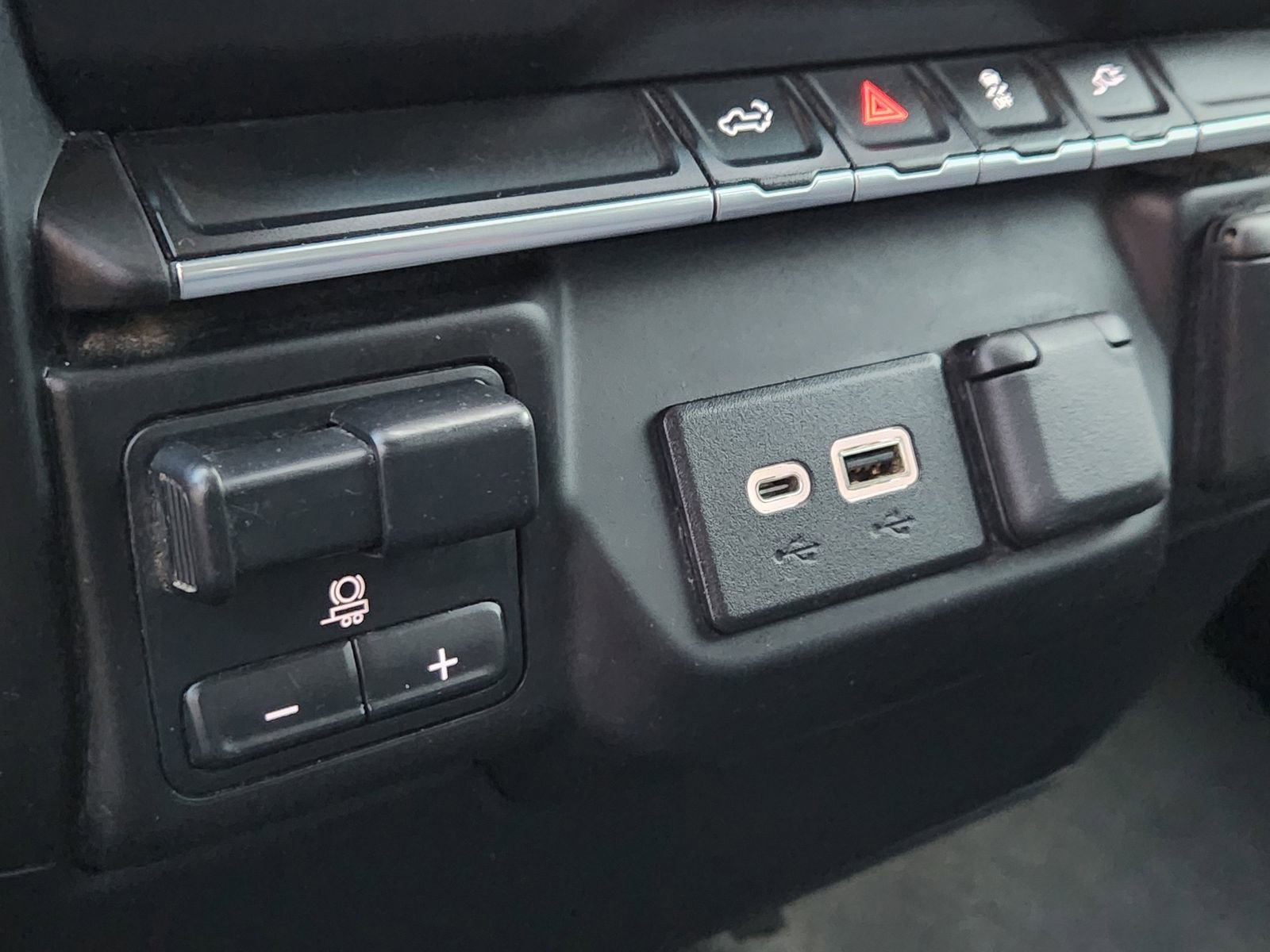 Used 2022 Chevrolet Silverado 2500 Custom w/ Custom Value Package image 21