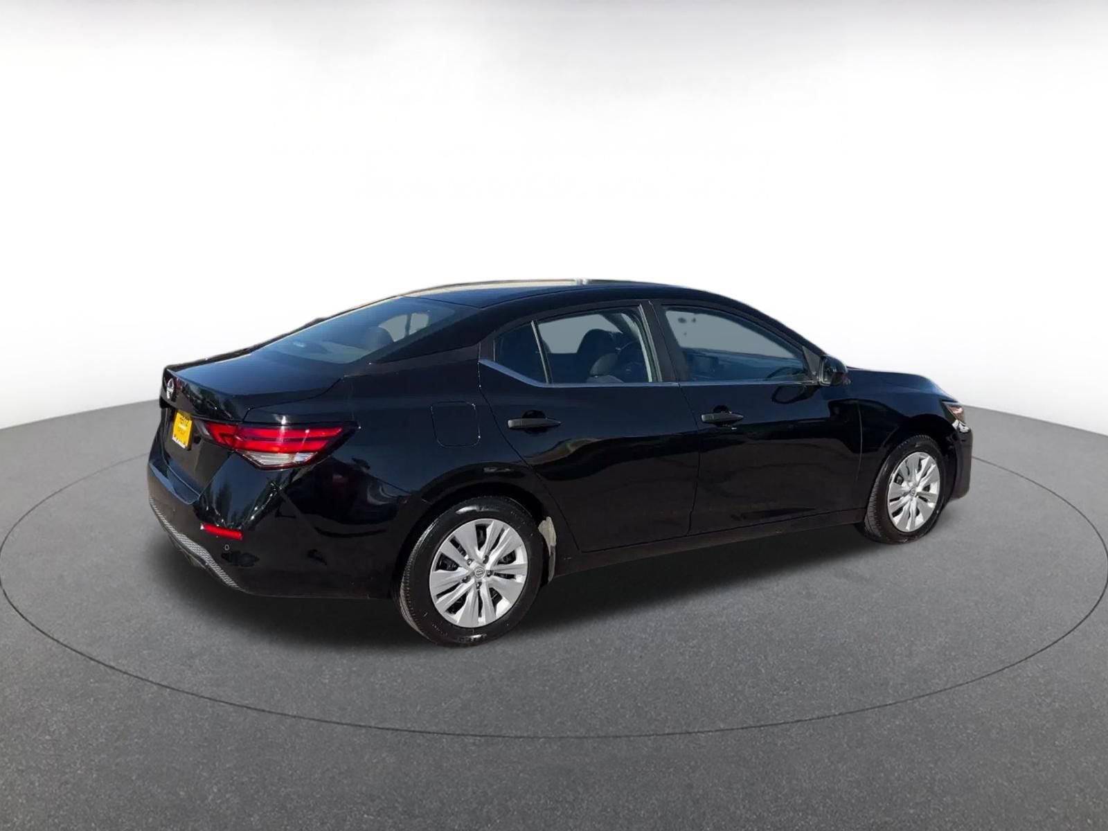 Used 2025 Nissan Sentra S FWD image 14