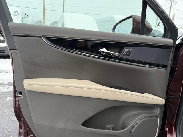 Certified 2023 Lincoln Nautilus Reserve image 30