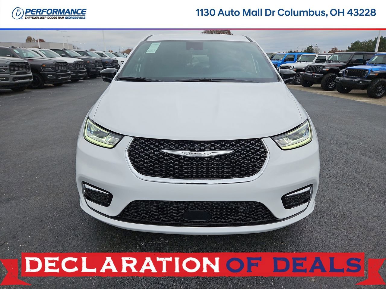 New 2026 Chrysler Pacifica Select image 2