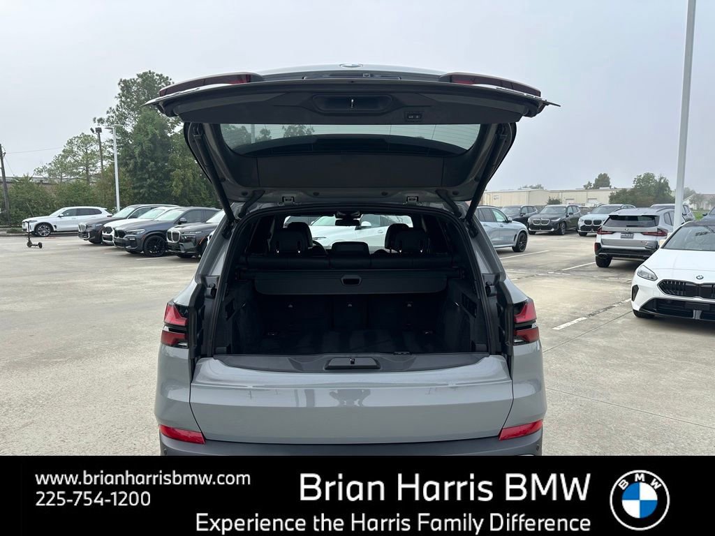 Certified 2025 BMW X5 xDrive40i w/ Parking Assistance Package image 8