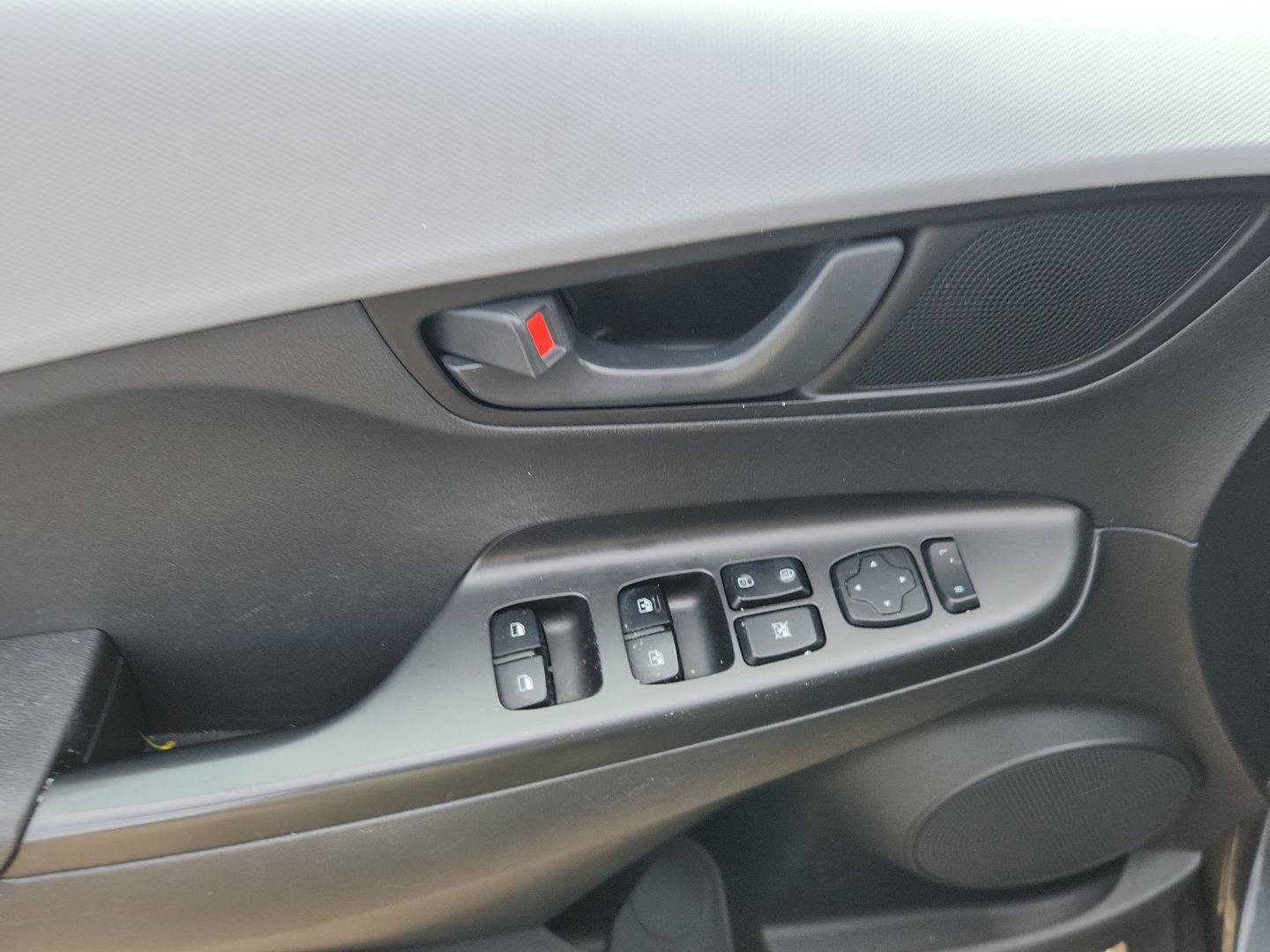 Used 2021 Hyundai Kona SEL AWD/4WD image 12
