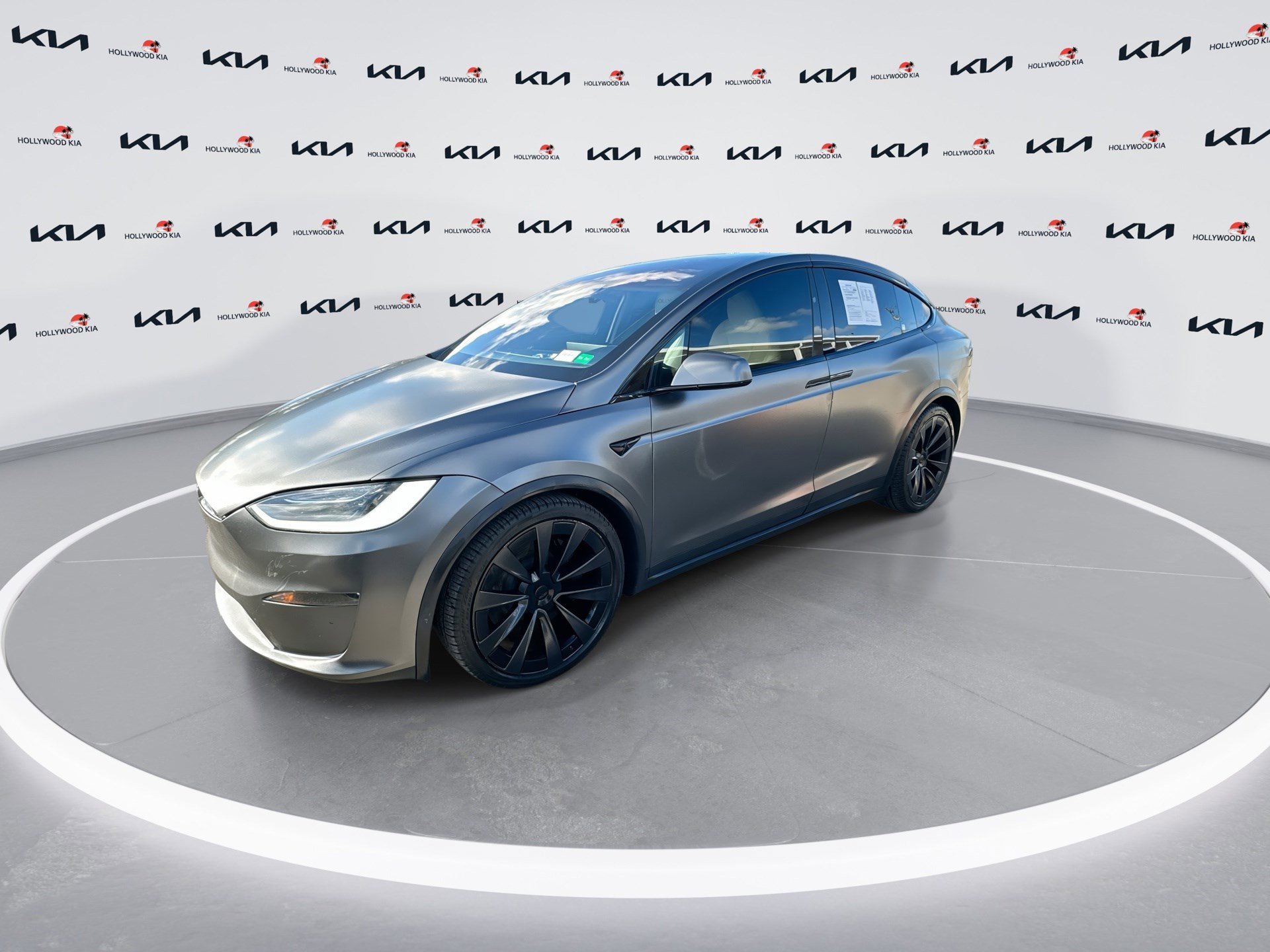 Used 2022 Tesla Model X Plaid image 4