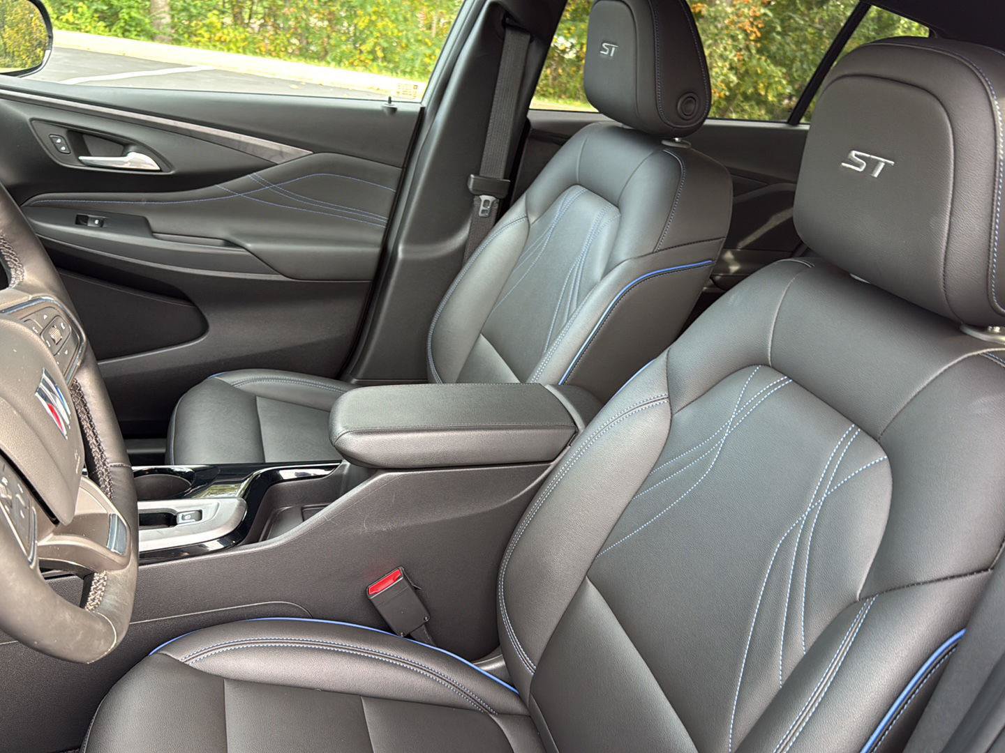 Used 2024 Buick Envista Sport Touring w/ Convenience I Package FWD image 9