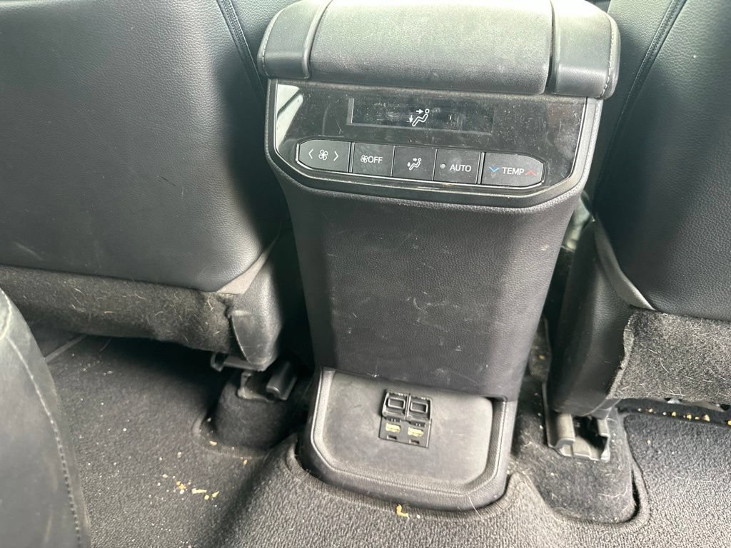 Used 2021 Toyota Highlander XSE AWD/4WD image 31