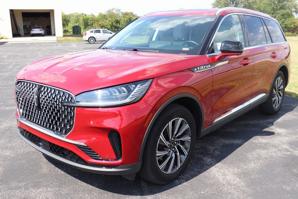 Used 2025 Lincoln Aviator AWD image 6