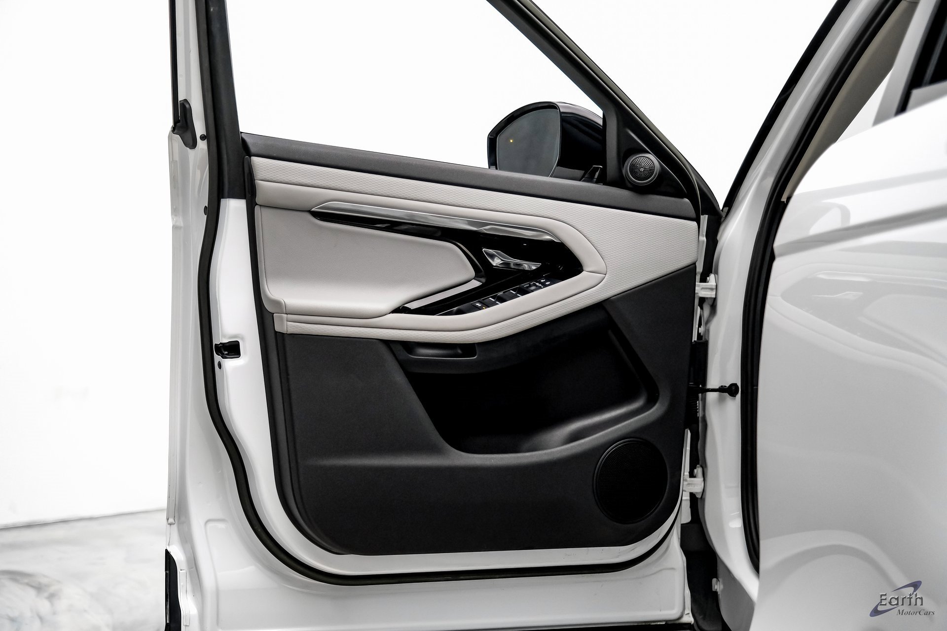 Used 2023 Land Rover Range Rover Evoque R-Dynamic S image 59