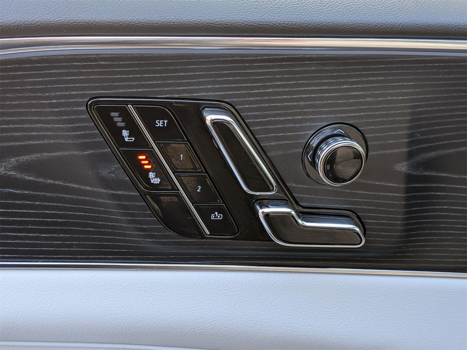 Used 2024 Cadillac Lyriq Luxury w/ LPO, Floor Liner Package image 16