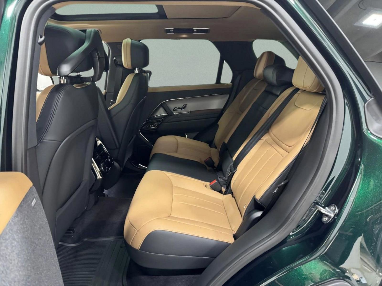 New 2026 Land Rover Range Rover Sport Dynamic SE image 9