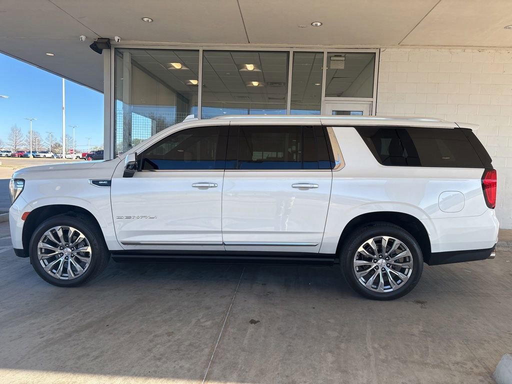 Used 2021 GMC Yukon XL Denali w/ Denali Premium Package AWD/4WD image 2