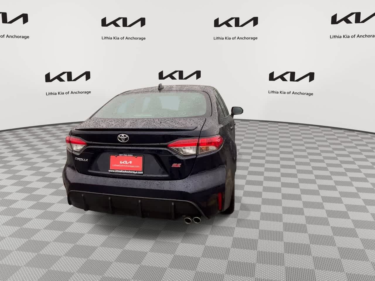 Used 2024 Toyota Corolla SE w/ SE Premium Package FWD image 7