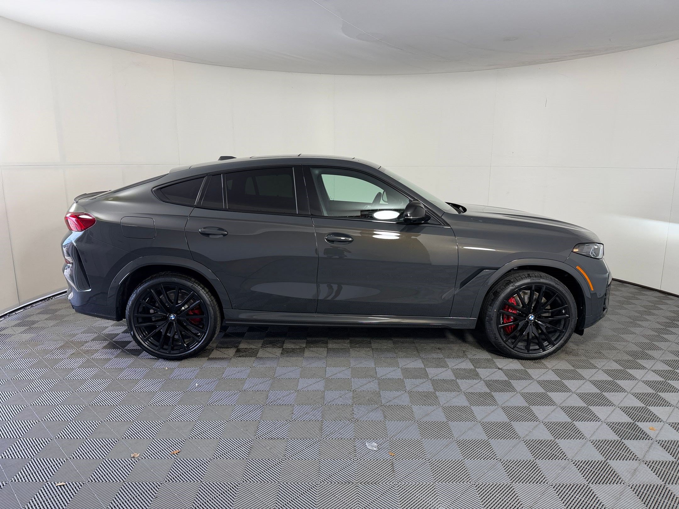 New 2027 BMW X6 M60i AWD/4WD image 8