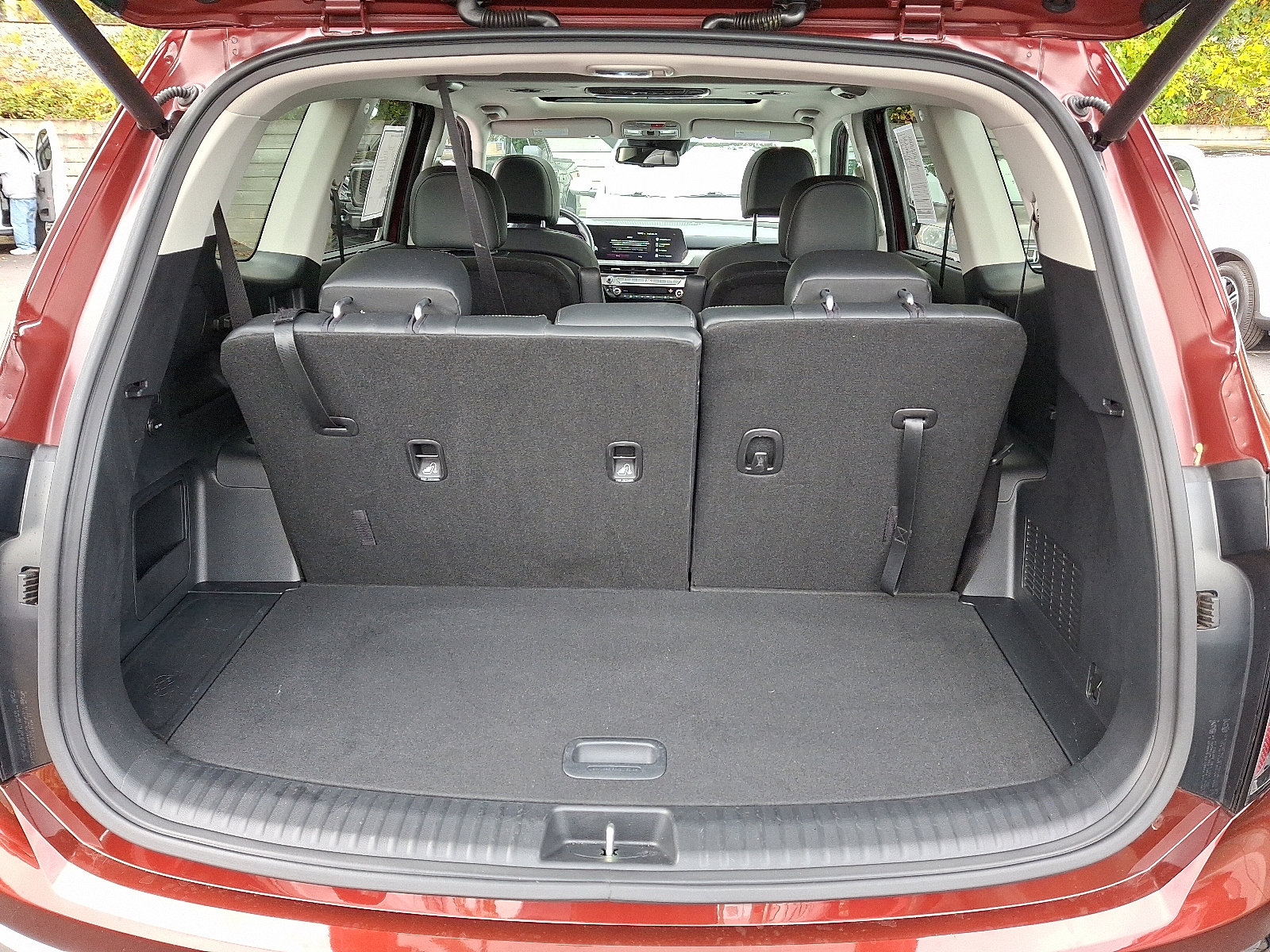 Used 2024 Kia Telluride EX w/ EX Captain's Chair Package image 21