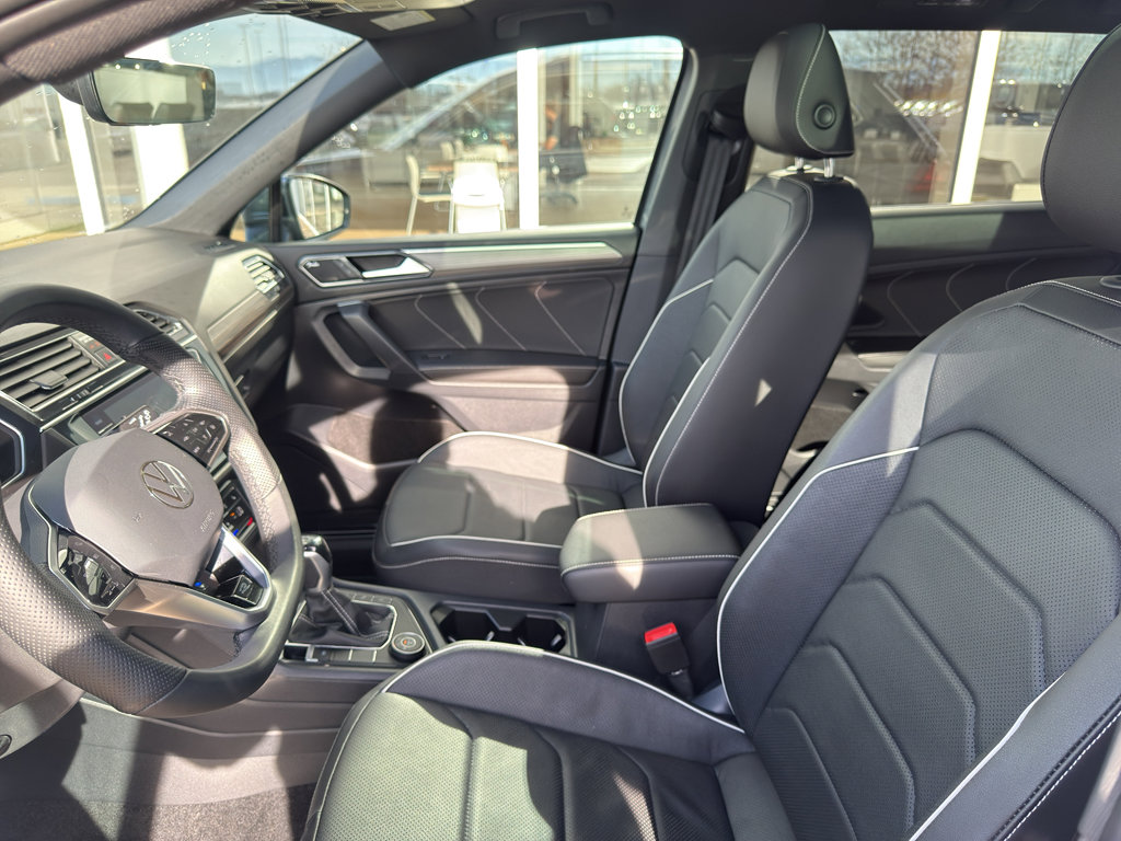 Used 2022 Volkswagen Tiguan SEL R-Line image 10