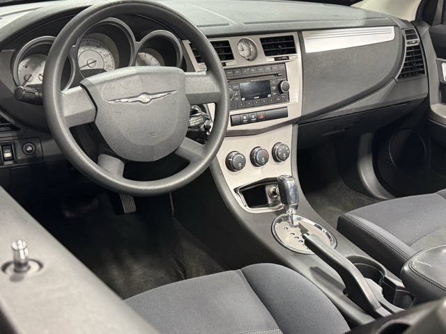 Used 2009 Chrysler Sebring Touring FWD image 23
