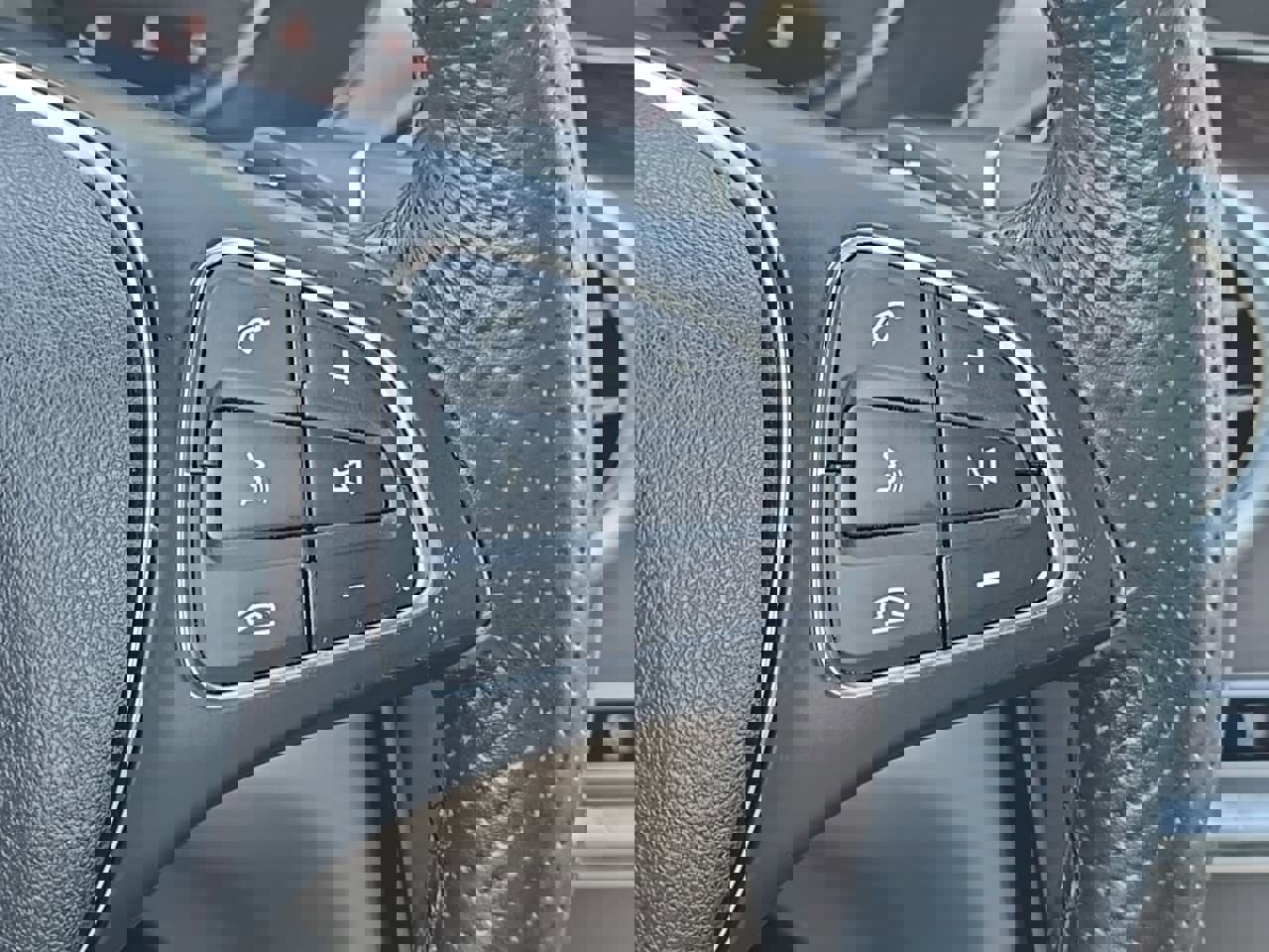 Used 2018 Mercedes-Benz GLC 300 4MATIC image 27