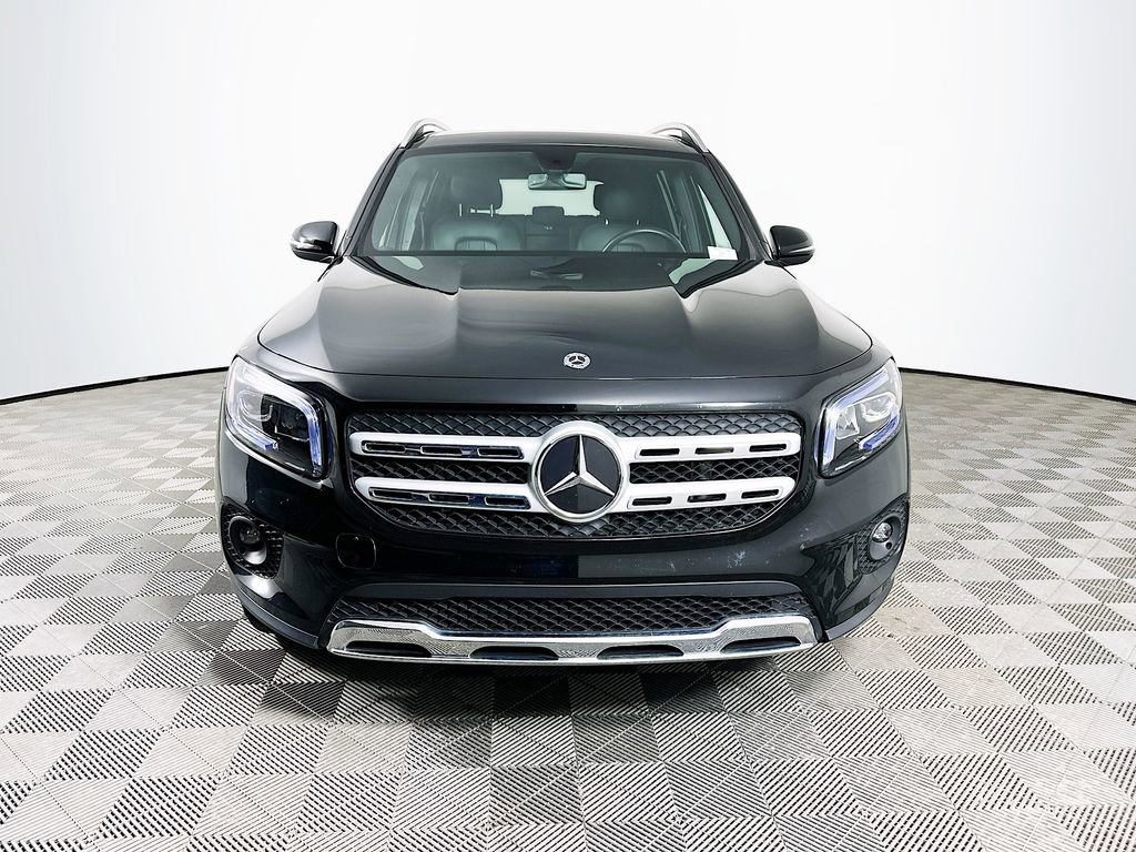 Used 2023 Mercedes-Benz GLB 250 4MATIC image 3