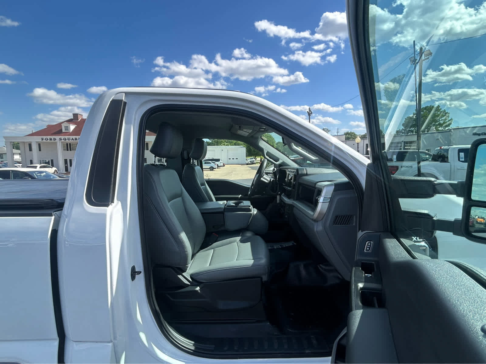 Used 2023 Ford F250 XL w/ XL Driver Assist Package RWD image 9