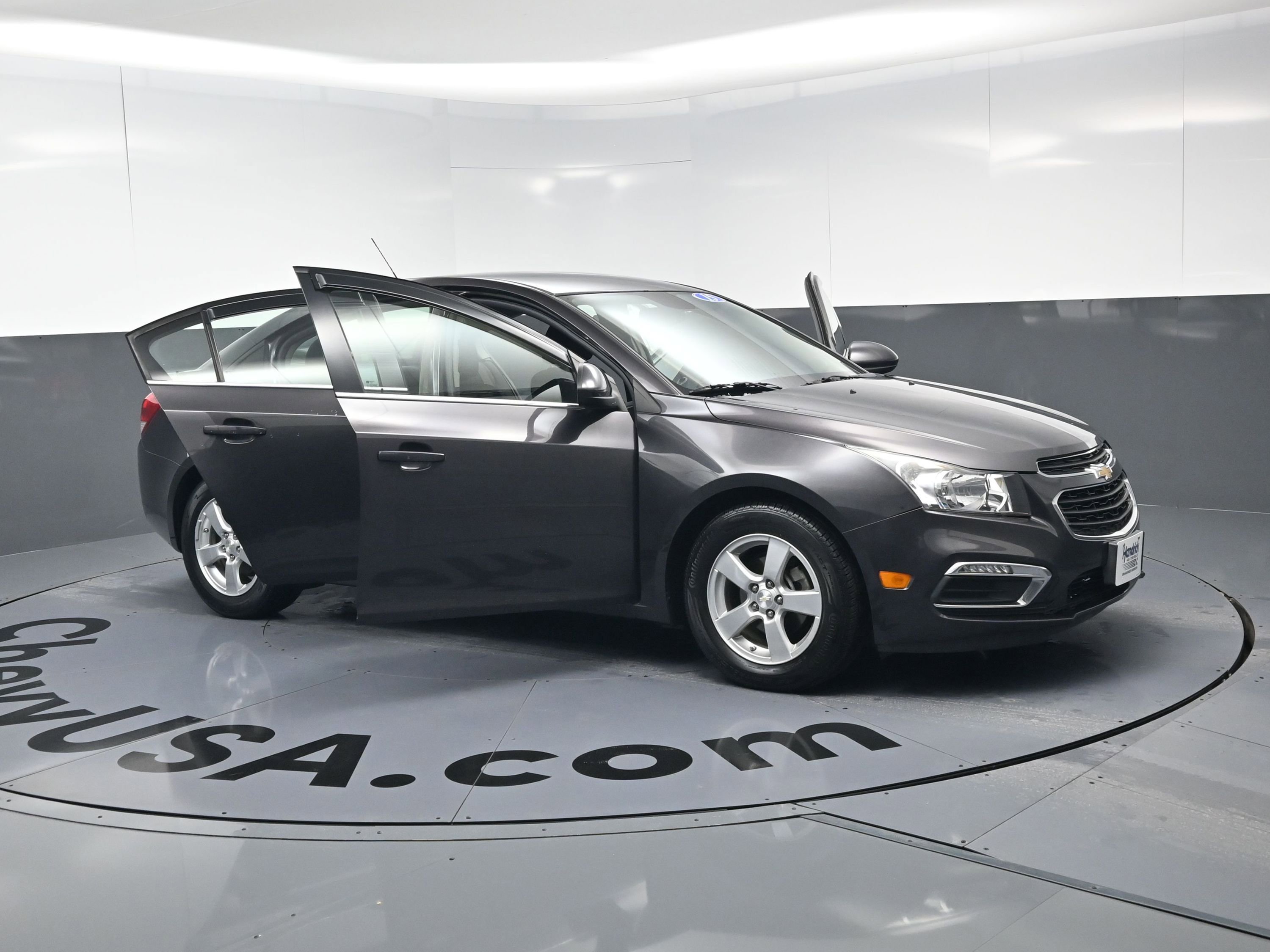 Used 2015 Chevrolet Cruze LT image 24